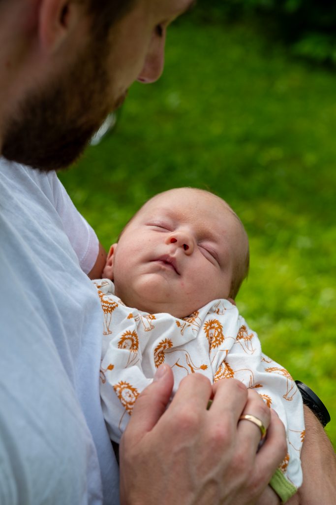 Vater mit Baby